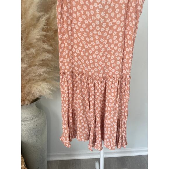 B1G2 FREE 🍁 Wild Fable Pink Floral Mini Sundress Small Tiered Spaghetti Strap - Picture 3 of 7